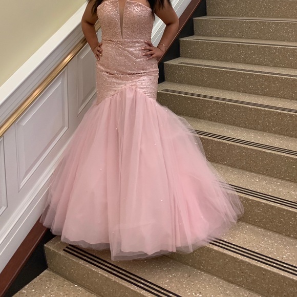 PROM DRESS - Picture 4 of 4